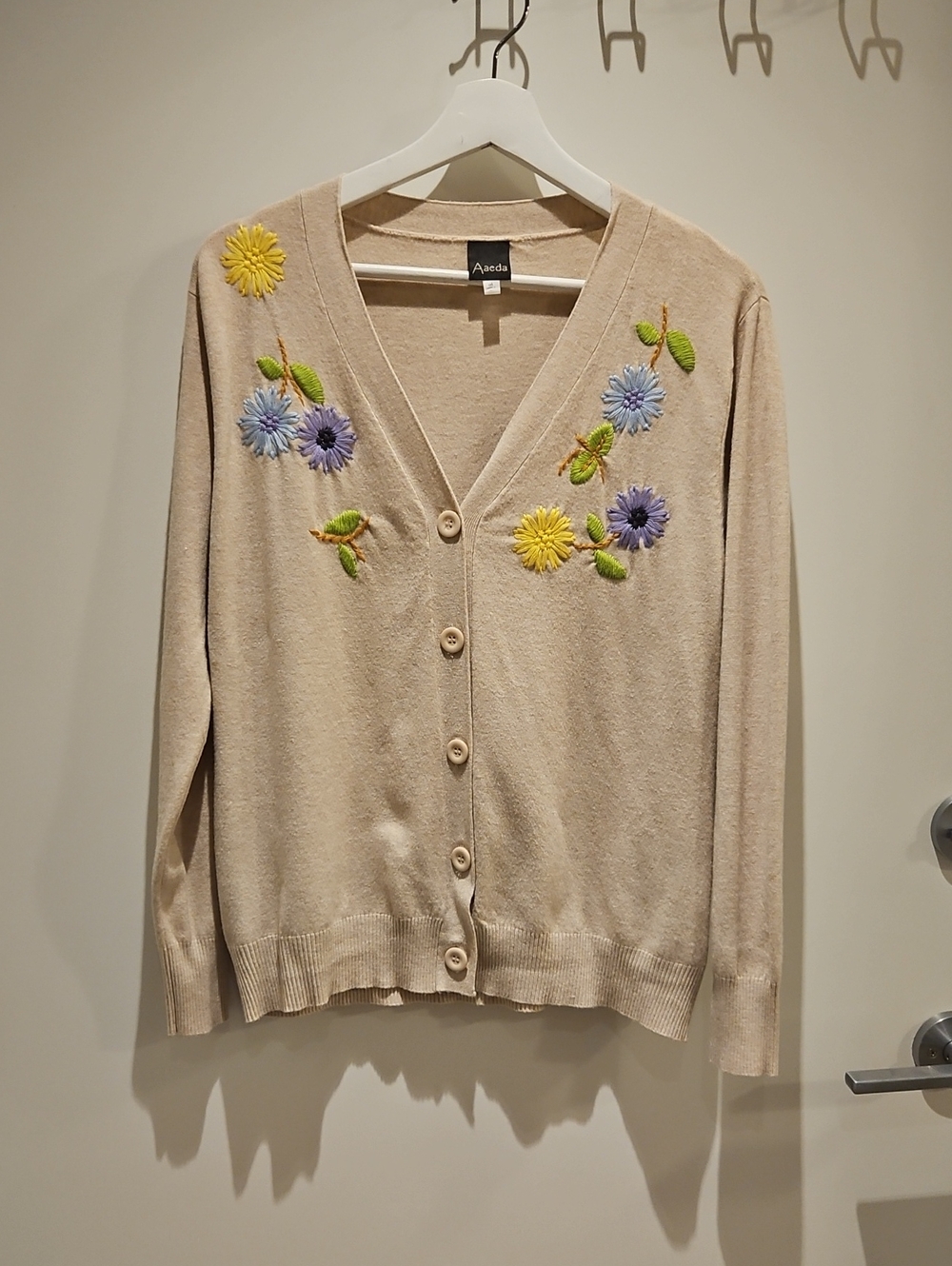 Floral Embroidered Cardigan - M